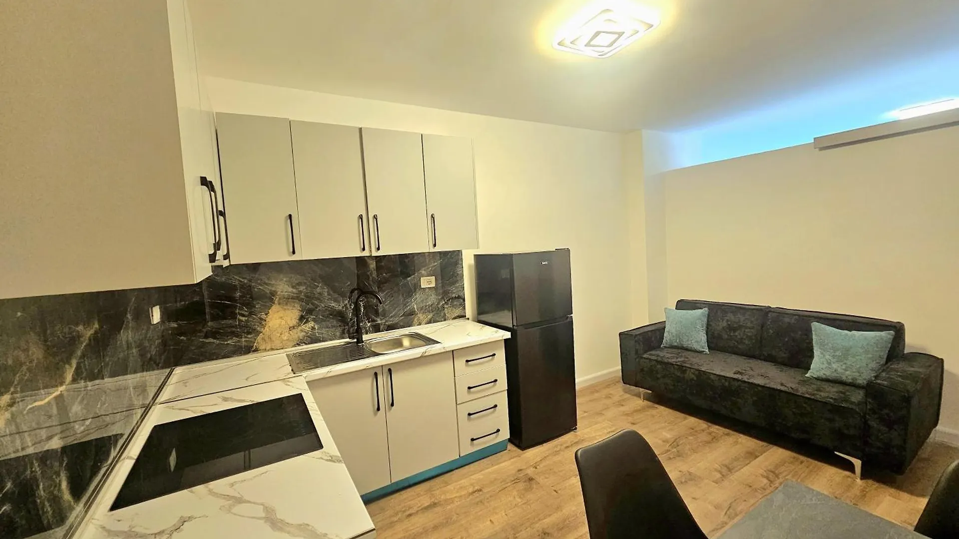 Dea'S Apartments Golem  Arnavutluk